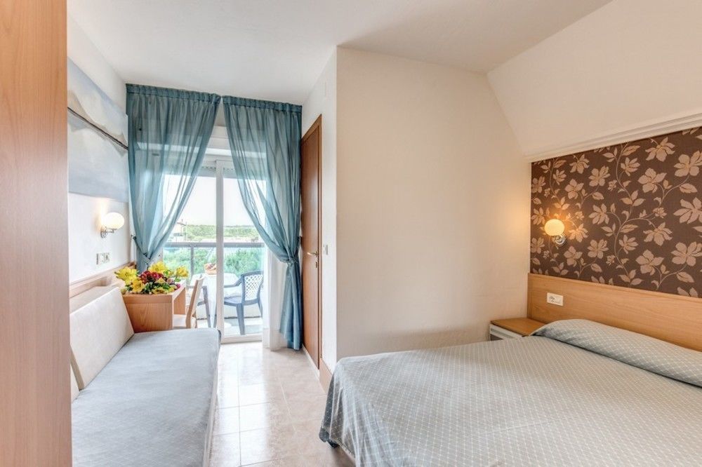 Hotel Astromare Lido di Jesolo Bagian luar foto